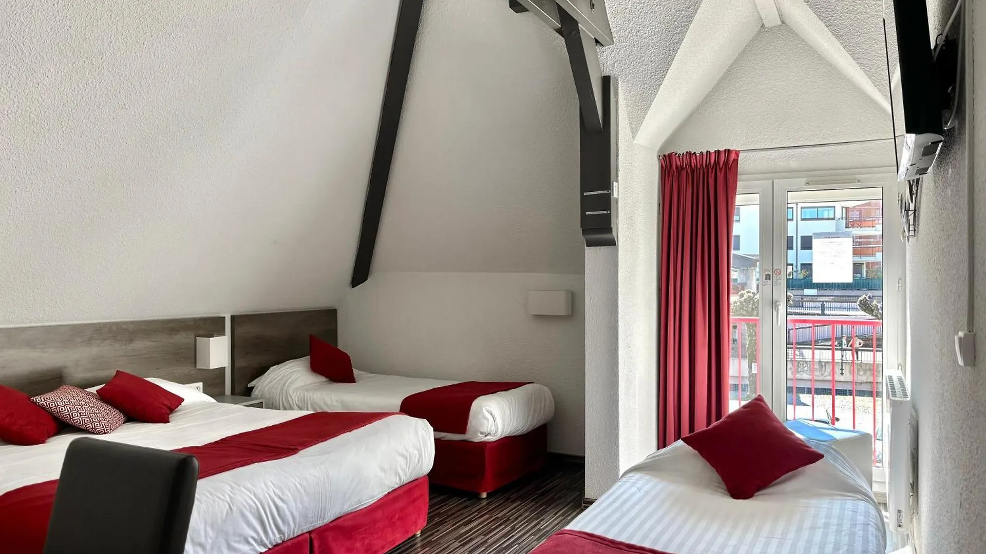 Hotel De France Contact-Hotel Évian-les-Bains 2*,  Francia